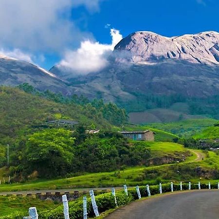 Готель Munnar Dreams Екстер'єр фото