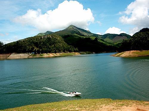Готель Munnar Dreams Екстер'єр фото